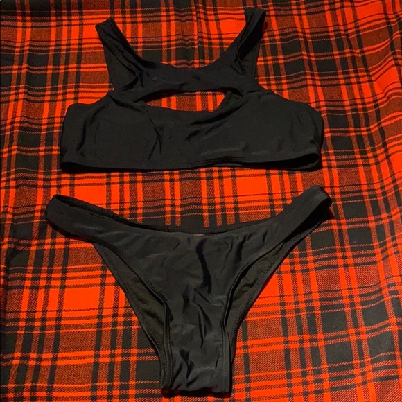 Bathing suit - Picture 1 of 4